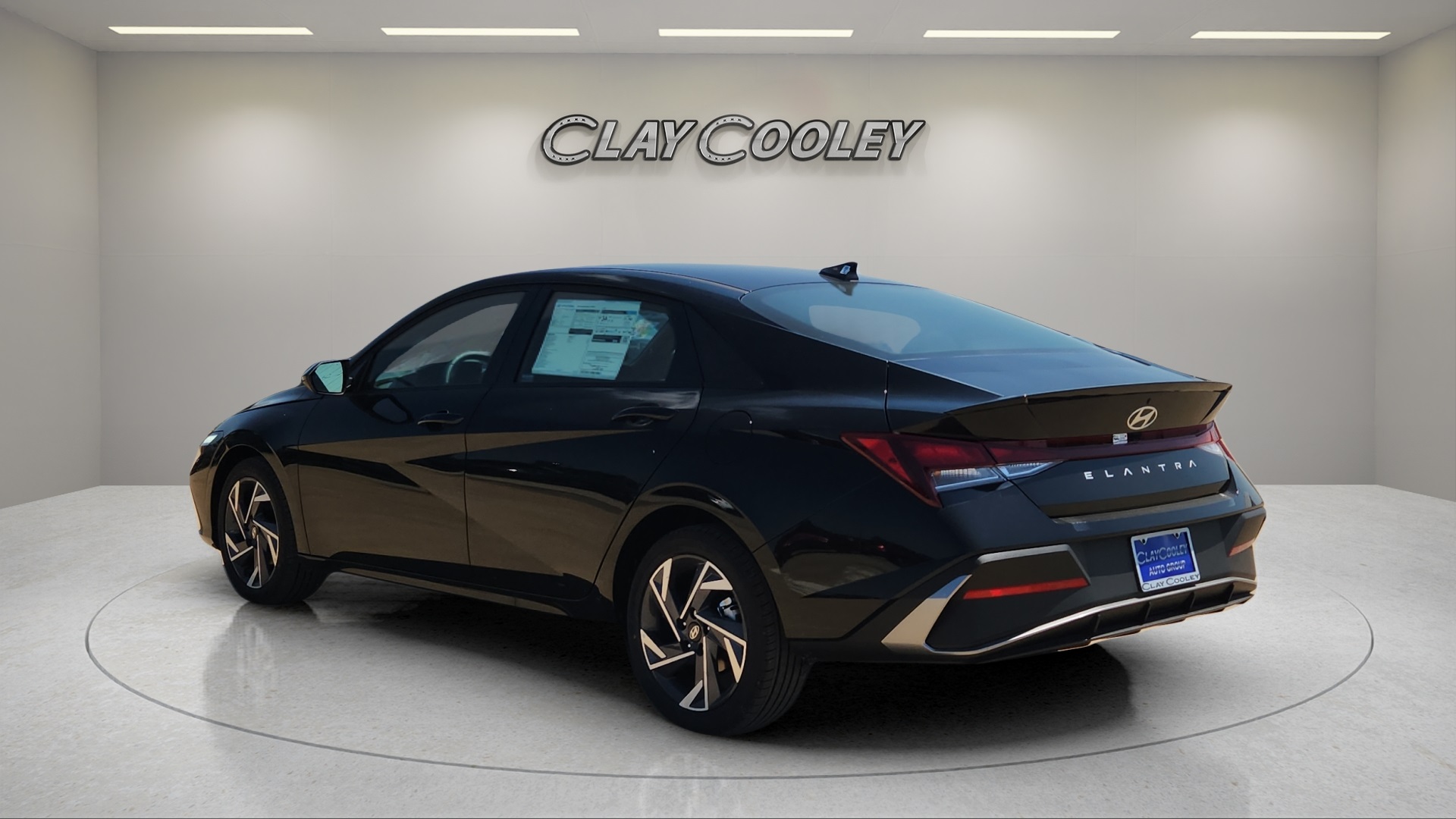 2025 Hyundai Elantra SEL Sport Image 7 of 25