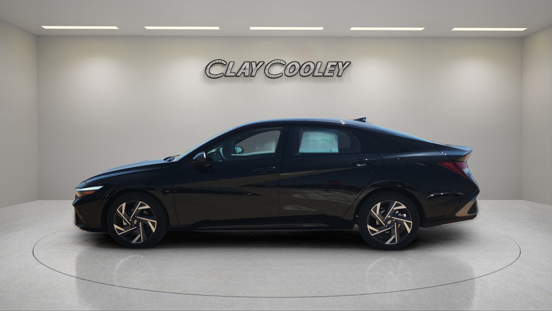 2025 Hyundai Elantra SEL Sport Image 8 of 25