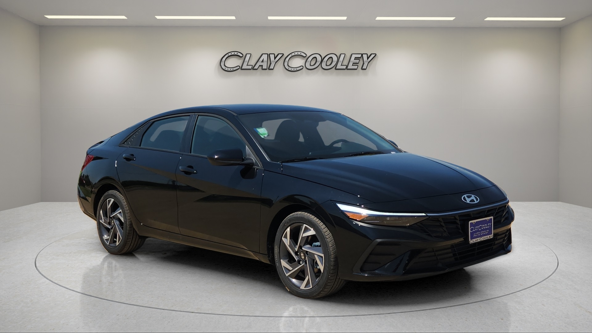 2025 Hyundai Elantra SEL Sport Image 3 of 25