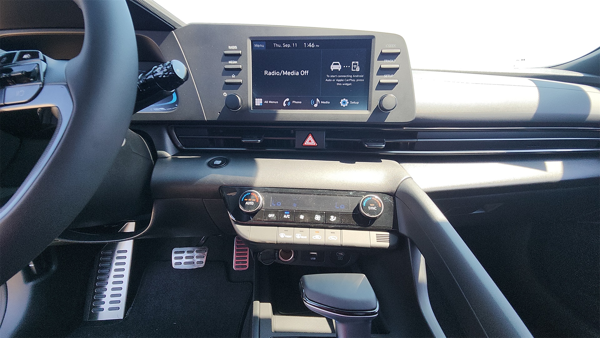 2025 Hyundai Elantra SEL Sport Image 16 of 25