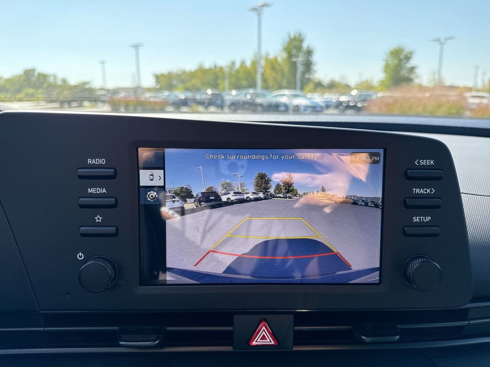 2025 Hyundai Elantra SEL Sport Image 19 of 25