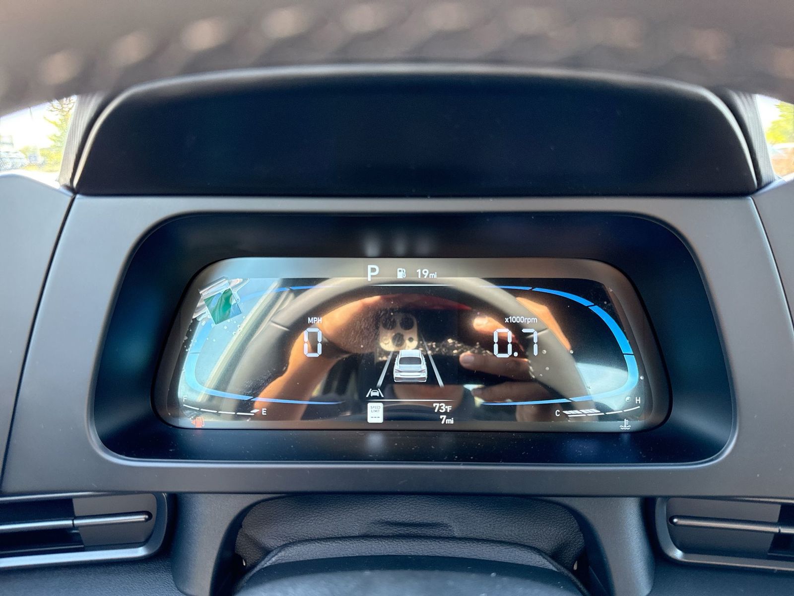 2025 Hyundai Elantra SEL Sport Image 18 of 25