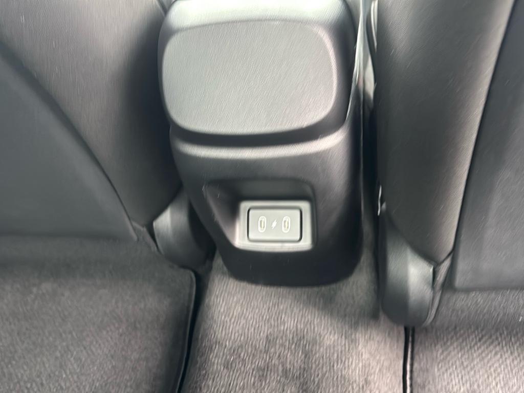 Vehicle image 11 of 25