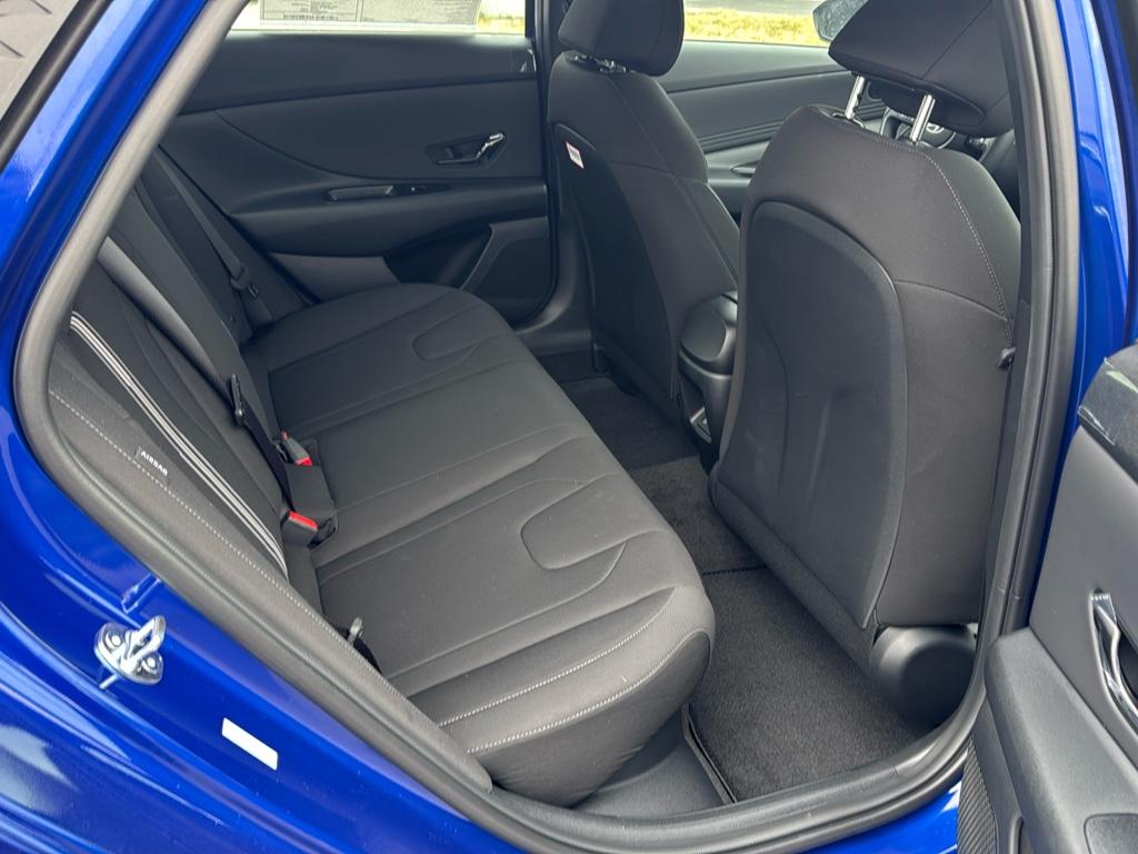 Vehicle image 10 of 25