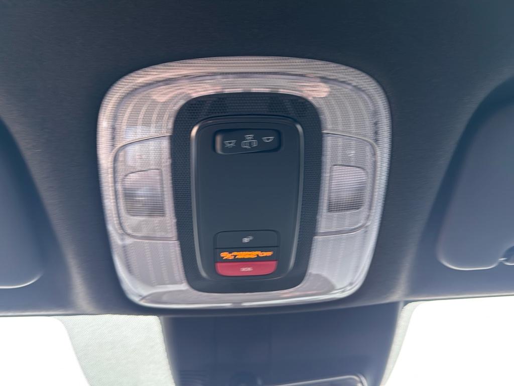 Vehicle image 24 of 25