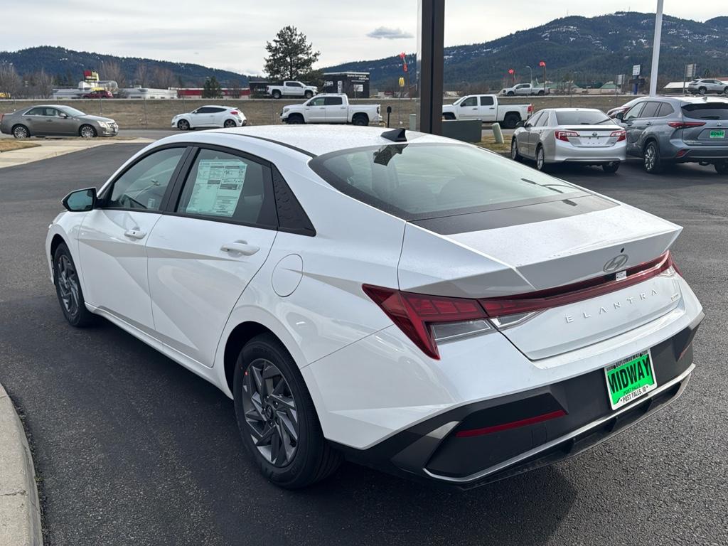Vehicle image 8 of 25