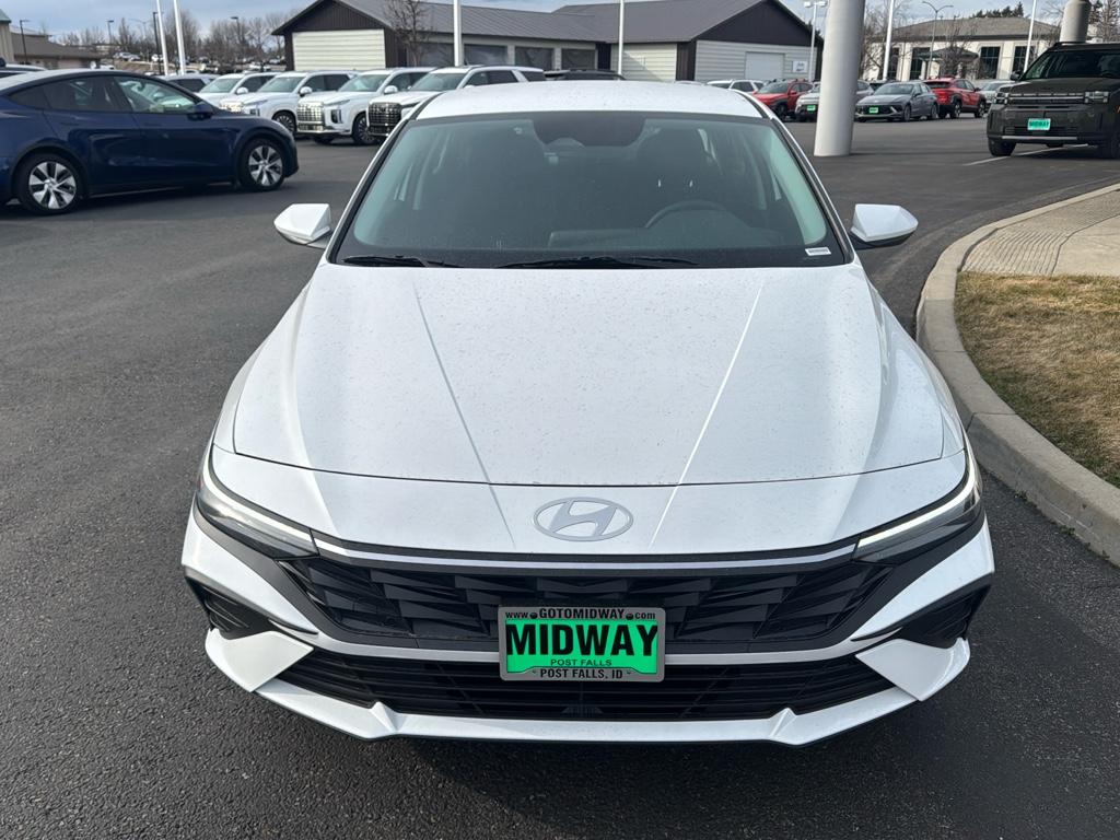 Vehicle image 4 of 25