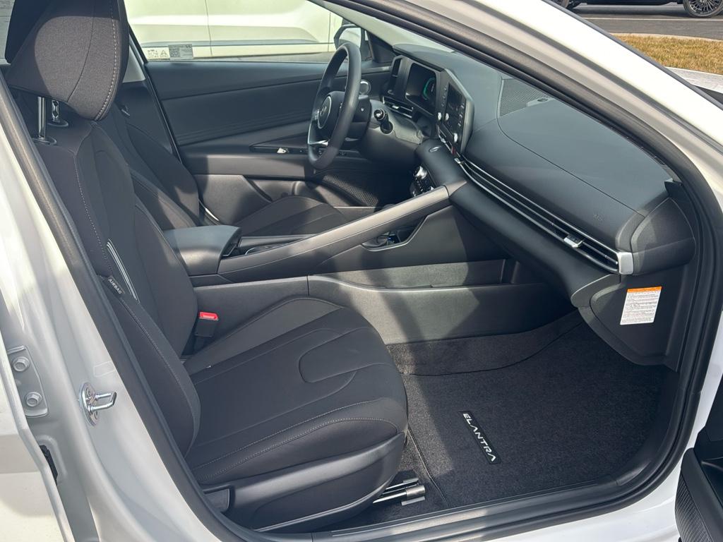 Vehicle image 9 of 25