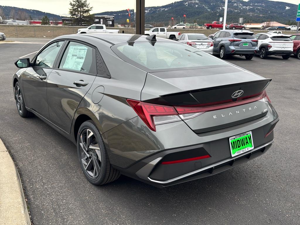 Vehicle image 8 of 25