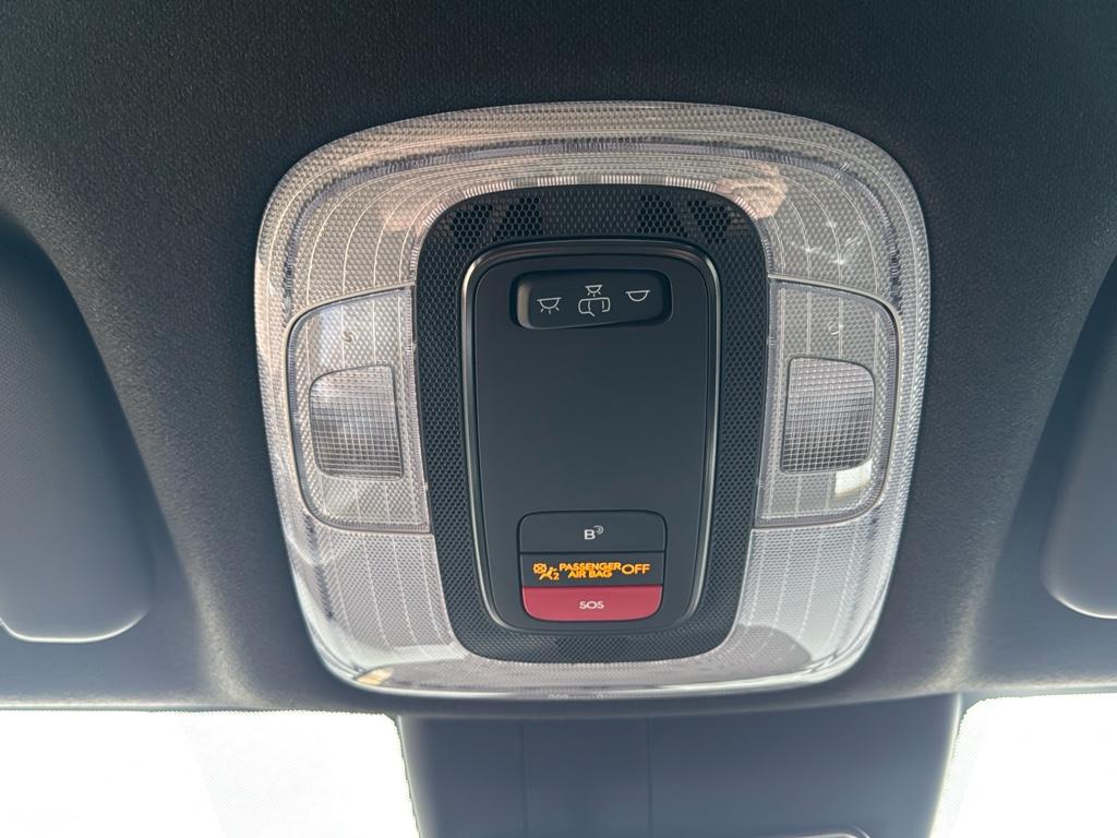 Vehicle image 24 of 25