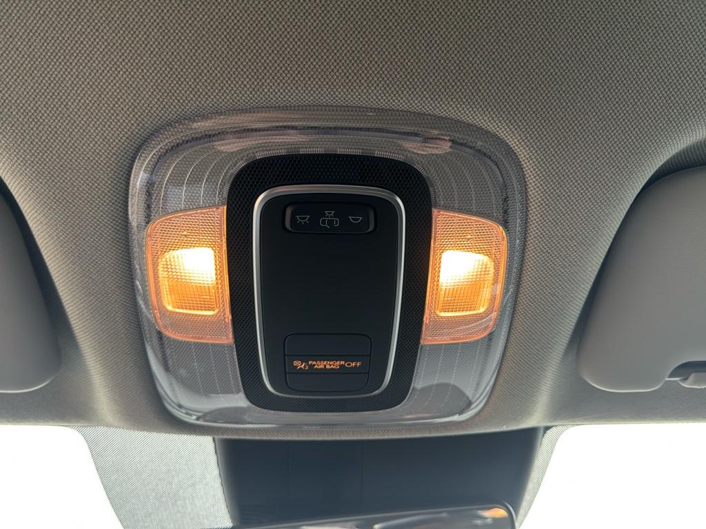 Vehicle image 24 of 25