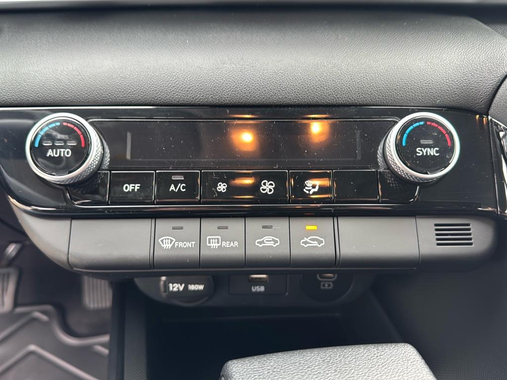 Vehicle image 22 of 25