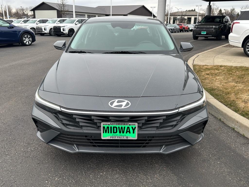Vehicle image 8 of 25