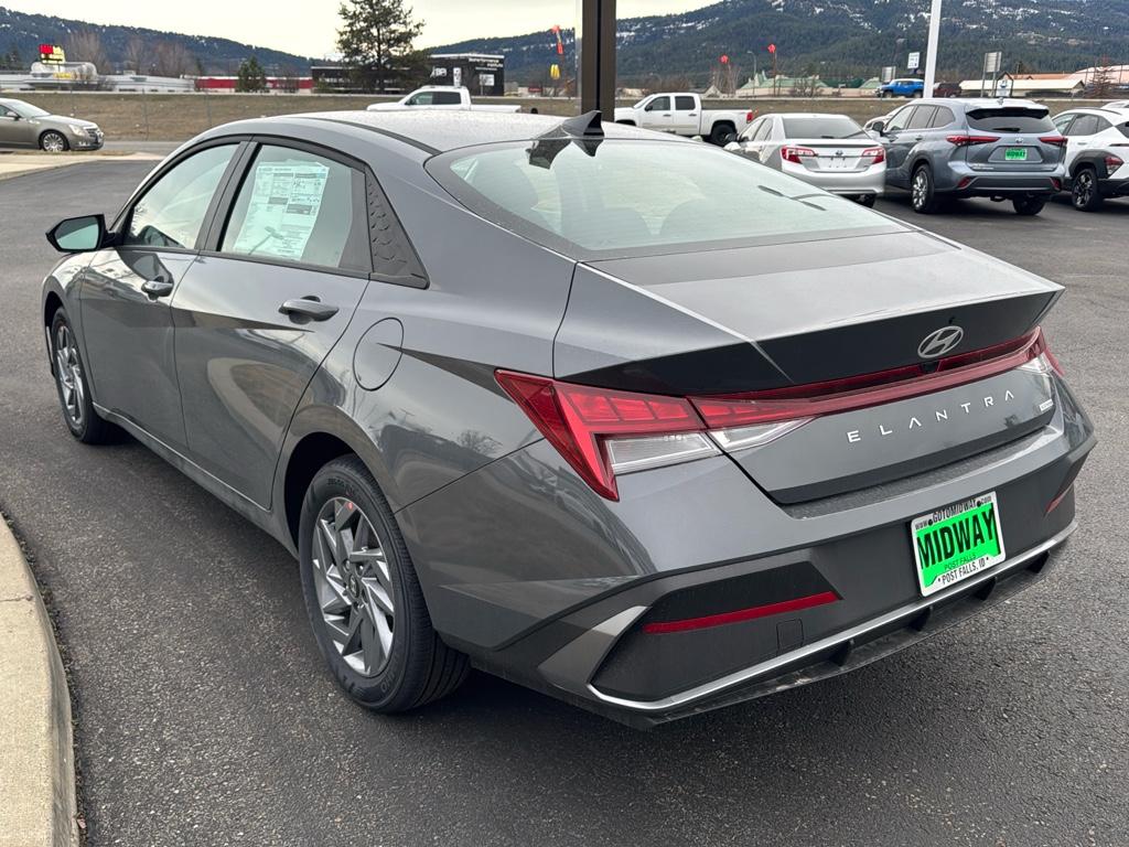 Vehicle image 7 of 25