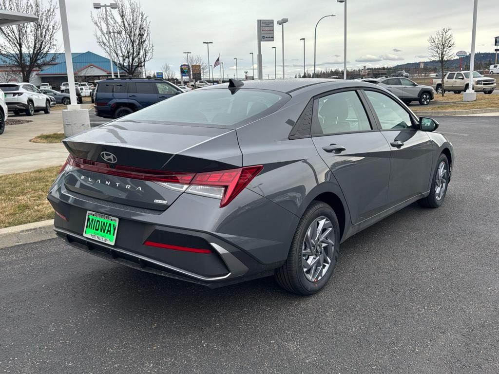 Vehicle image 3 of 25