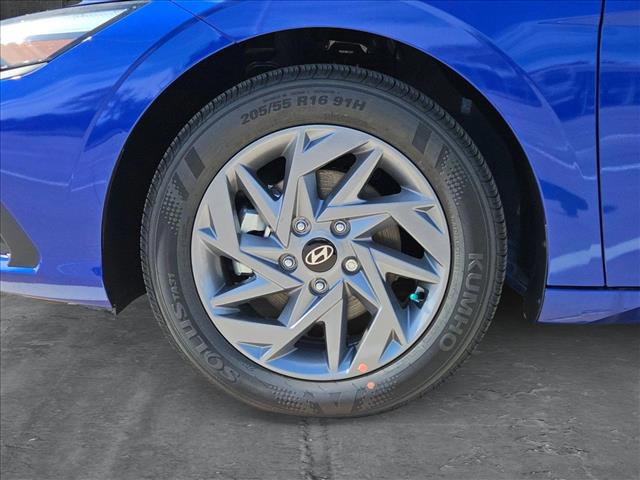 Vehicle image 10 of 17