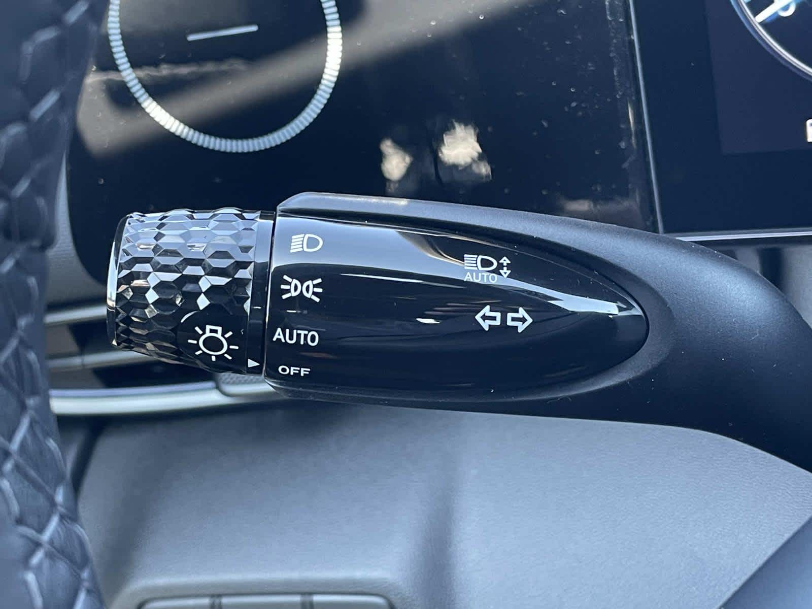 2025 Hyundai Elantra Hybrid SEL Sport Image 29 of 34