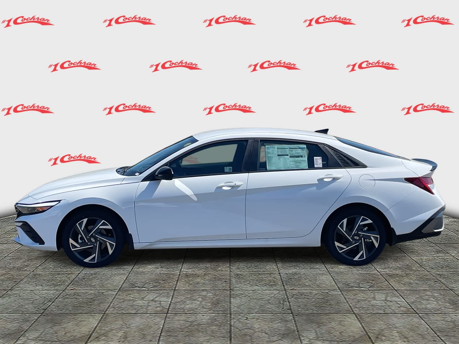 2025 Hyundai Elantra Hybrid SEL Sport Image 8 of 34