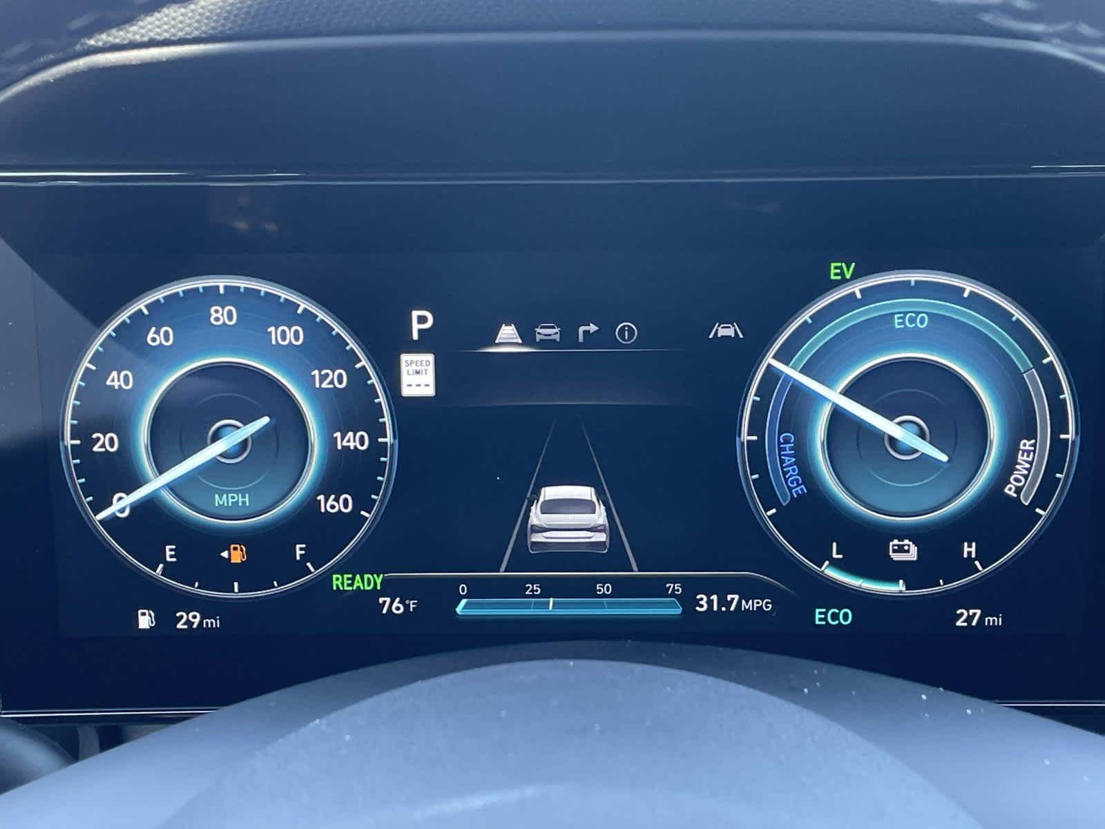 2025 Hyundai Elantra Hybrid SEL Sport Image 16 of 34