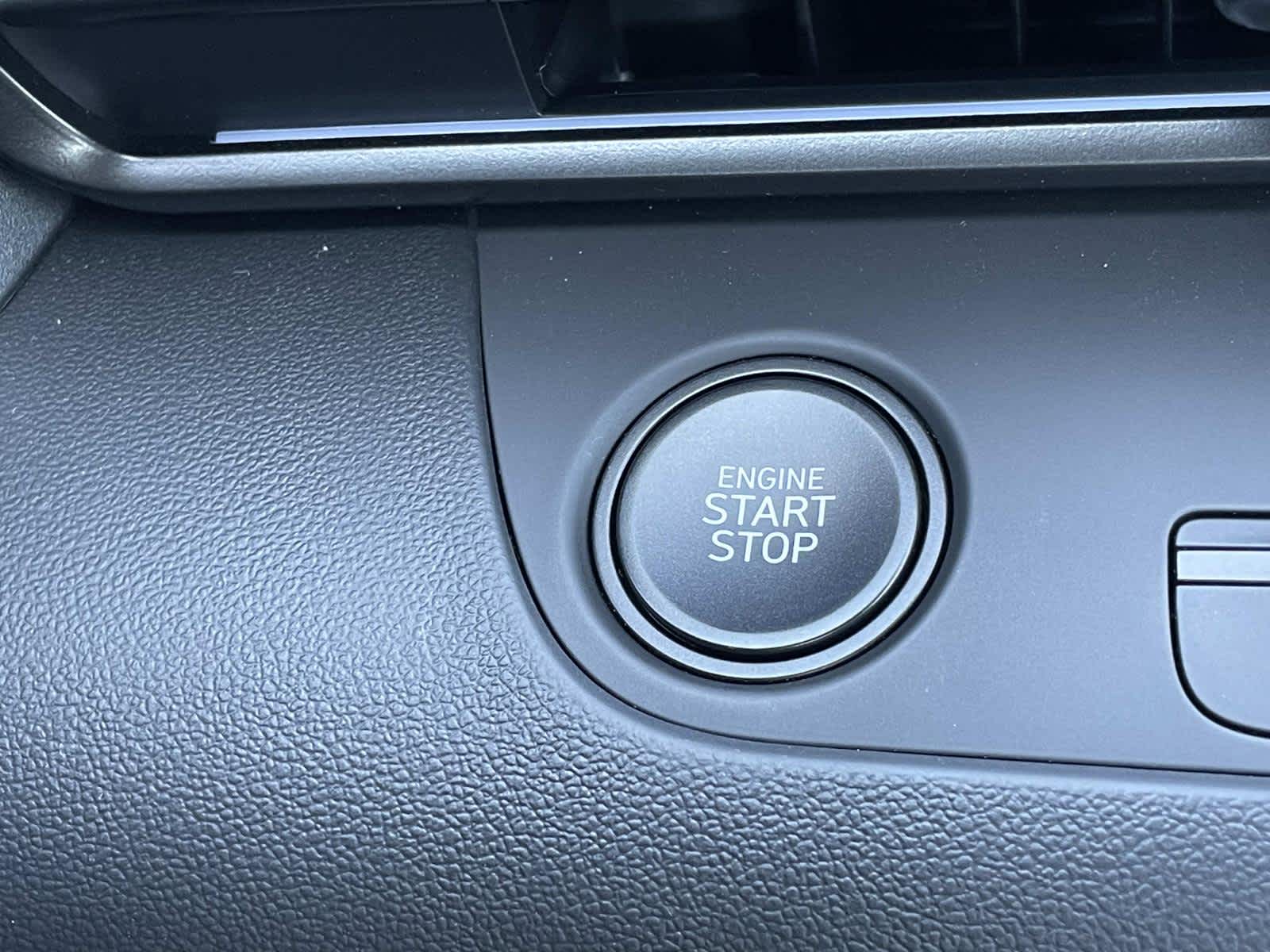 2025 Hyundai Elantra Hybrid SEL Sport Image 24 of 34