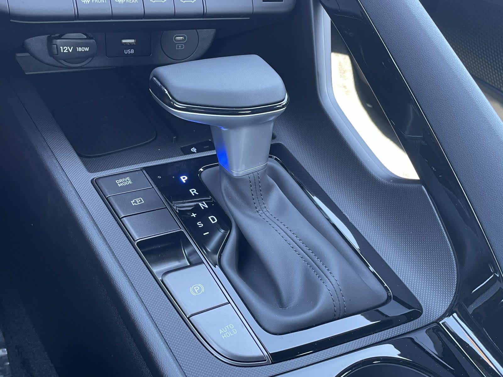 2025 Hyundai Elantra Hybrid SEL Sport Image 22 of 34