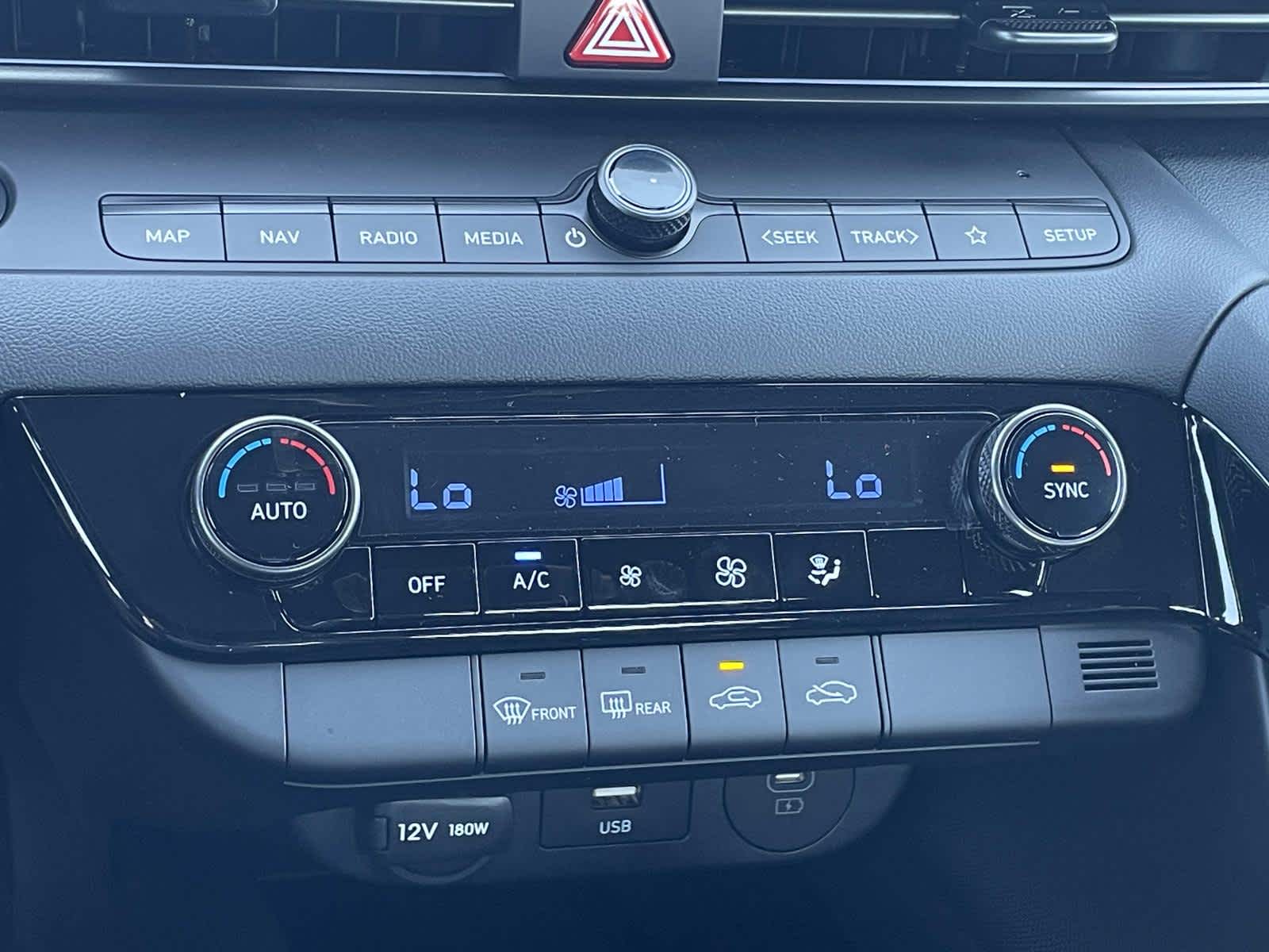 2025 Hyundai Elantra Hybrid SEL Sport Image 21 of 34