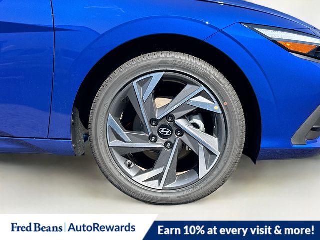 2025 Hyundai Elantra Hybrid SEL Sport Image 12 of 36