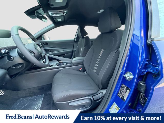 2025 Hyundai Elantra Hybrid SEL Sport Image 15 of 36