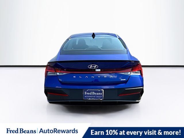2025 Hyundai Elantra Hybrid SEL Sport Image 8 of 36