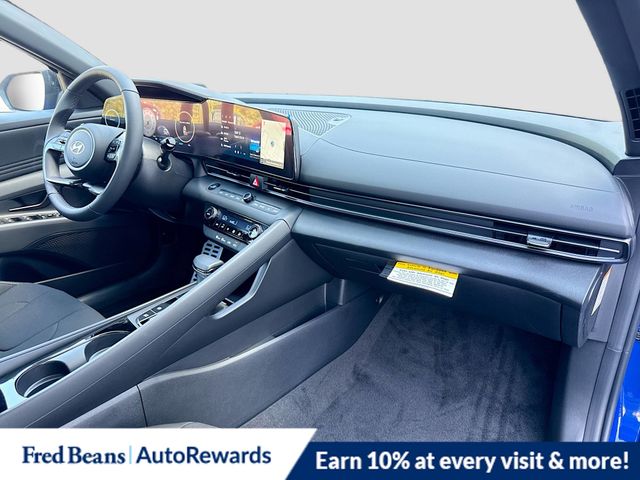 2025 Hyundai Elantra Hybrid SEL Sport Image 30 of 36