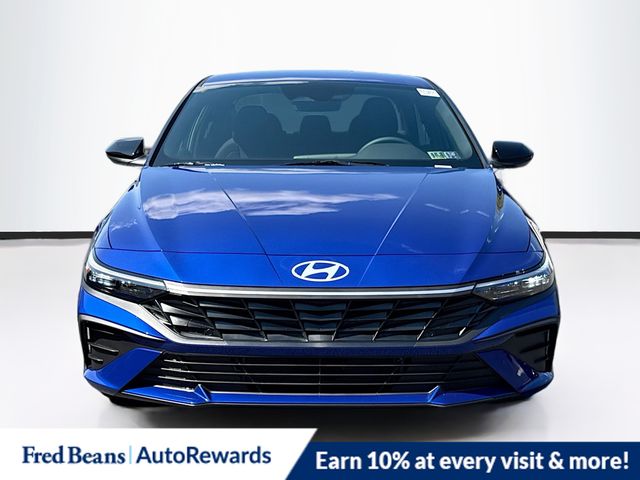 2025 Hyundai Elantra Hybrid SEL Sport Image 2 of 36