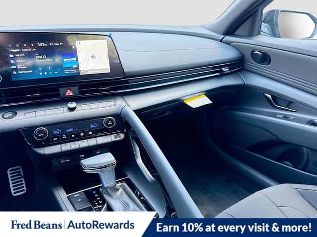 2025 Hyundai Elantra Hybrid SEL Sport Image 31 of 36