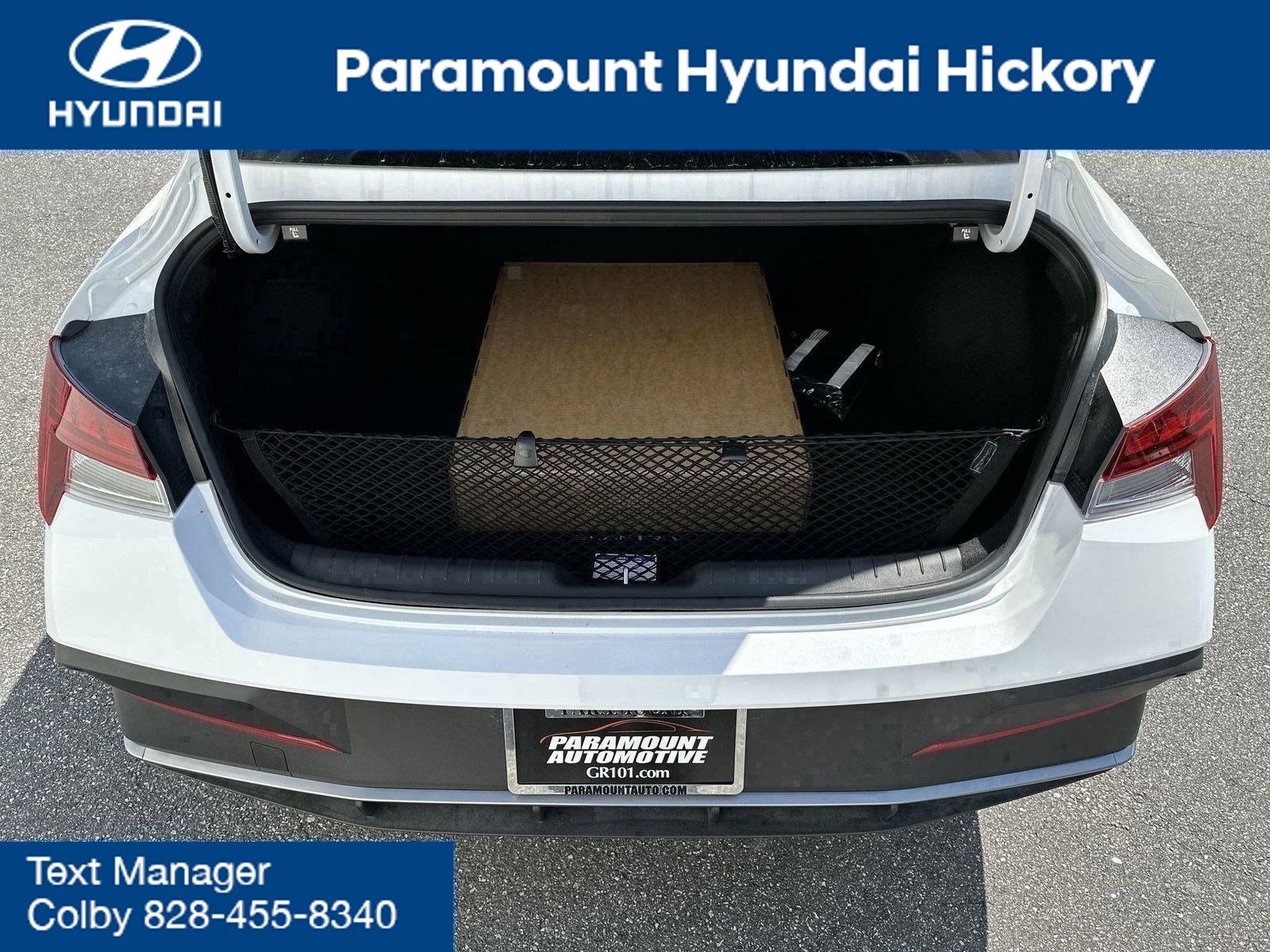 2025 Hyundai Elantra Hybrid SEL Sport Image 23 of 31