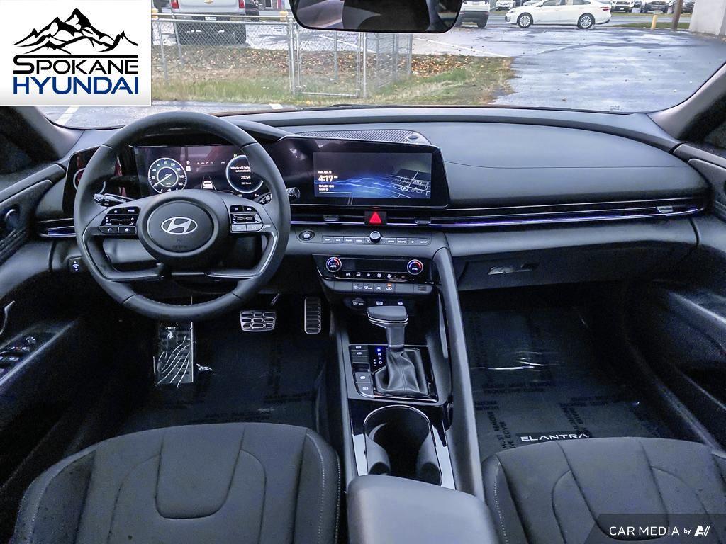 Vehicle image 27 of 28