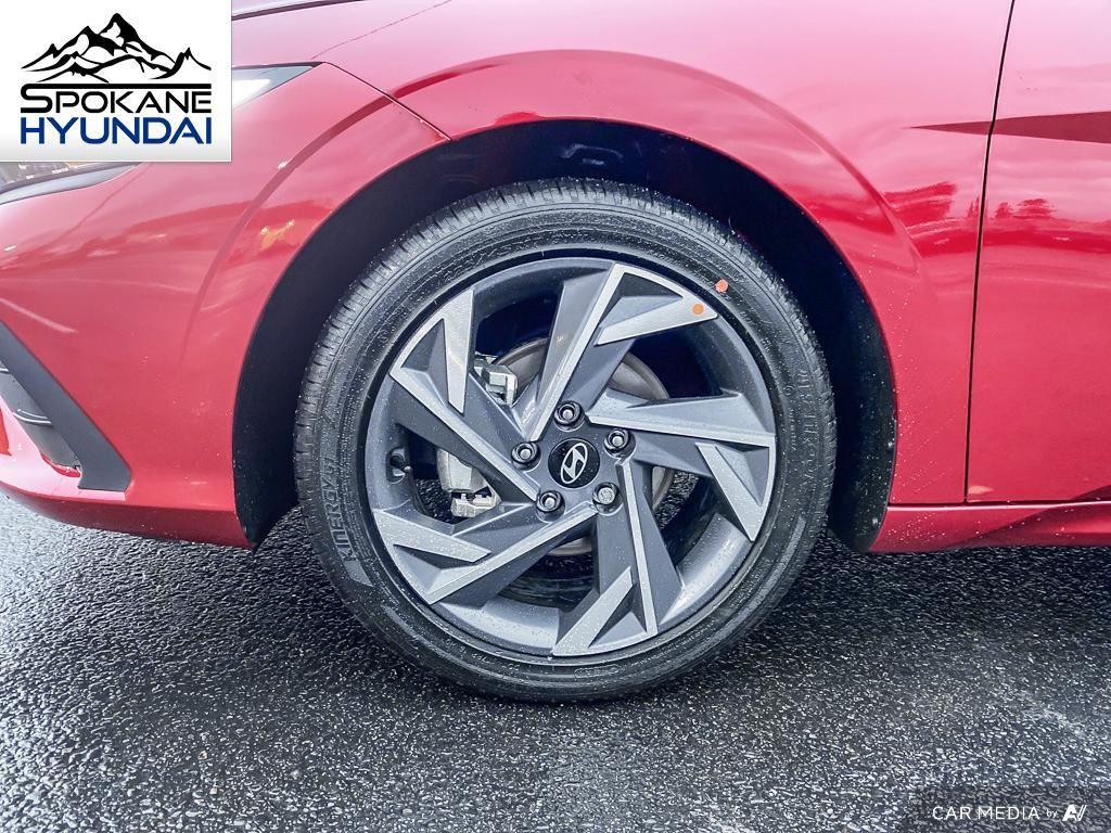 Vehicle image 10 of 28