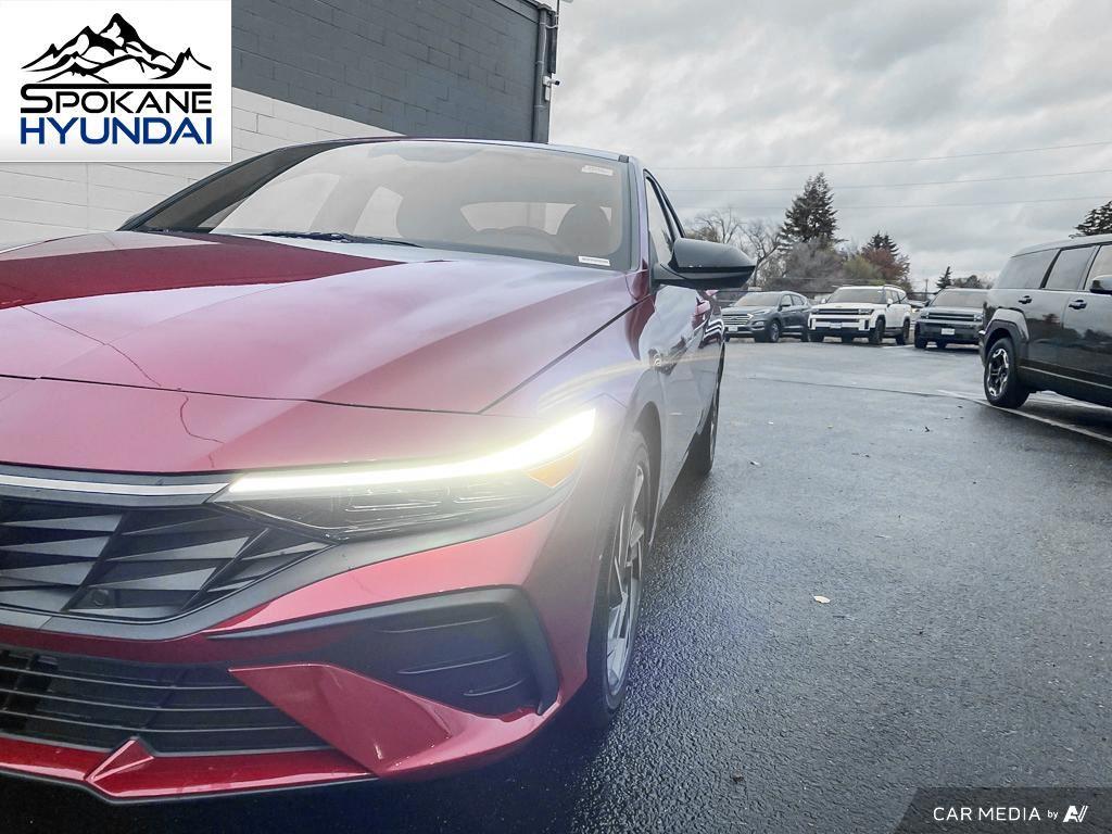 Vehicle image 9 of 28