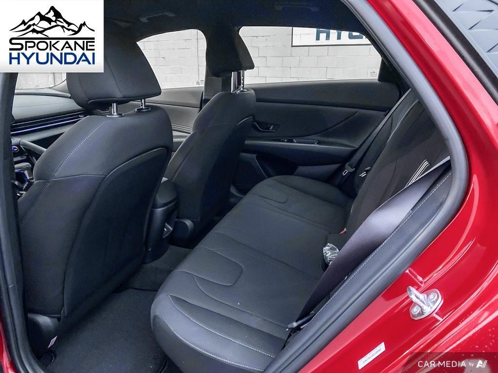 Vehicle image 26 of 28