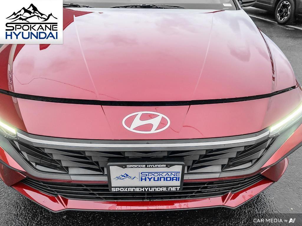Vehicle image 12 of 28