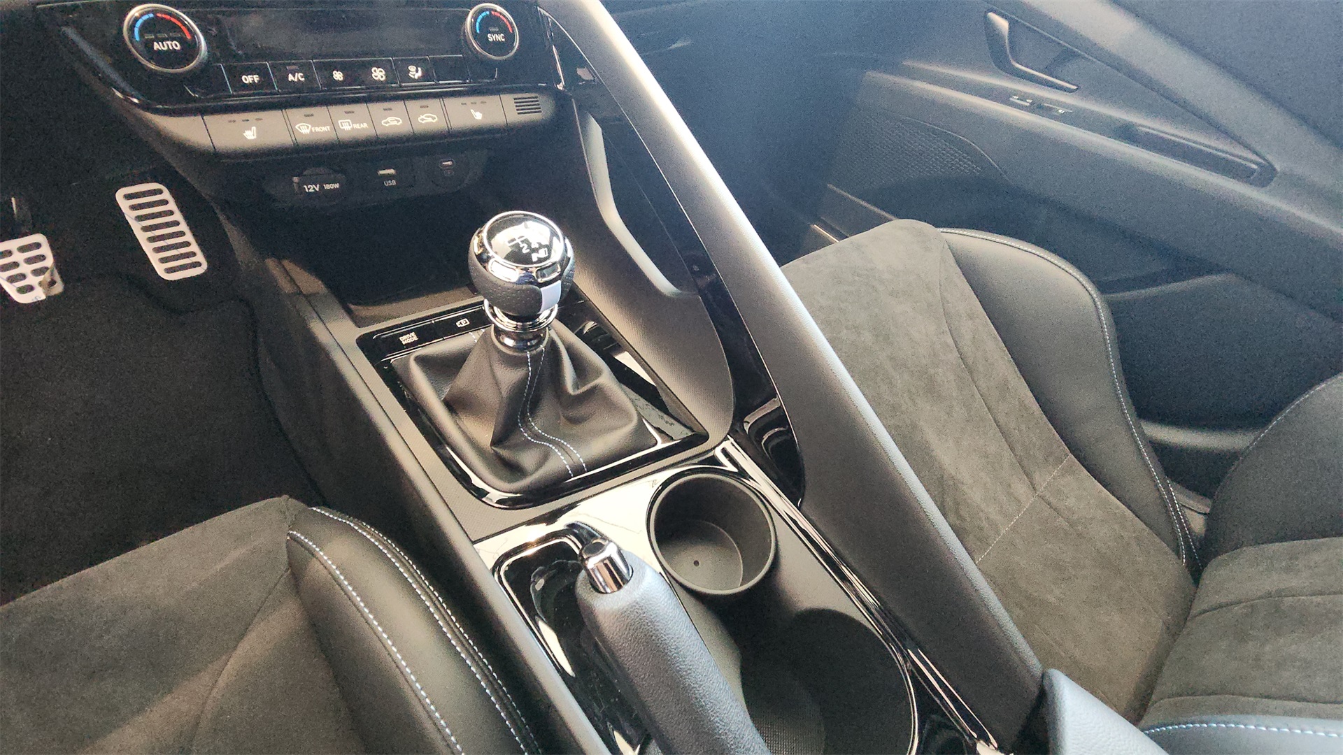 2025 Hyundai Elantra N Line Image 17 of 26