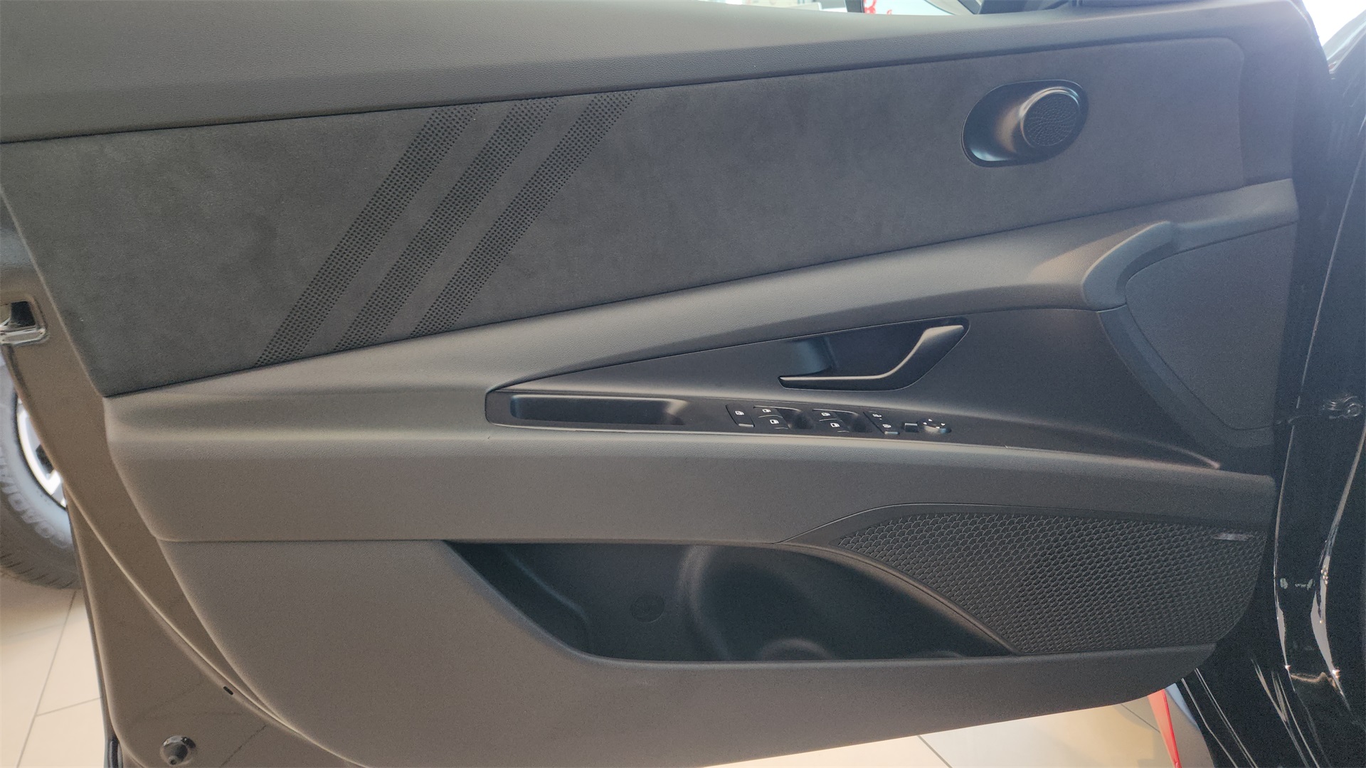 2025 Hyundai Elantra N Line Image 18 of 26