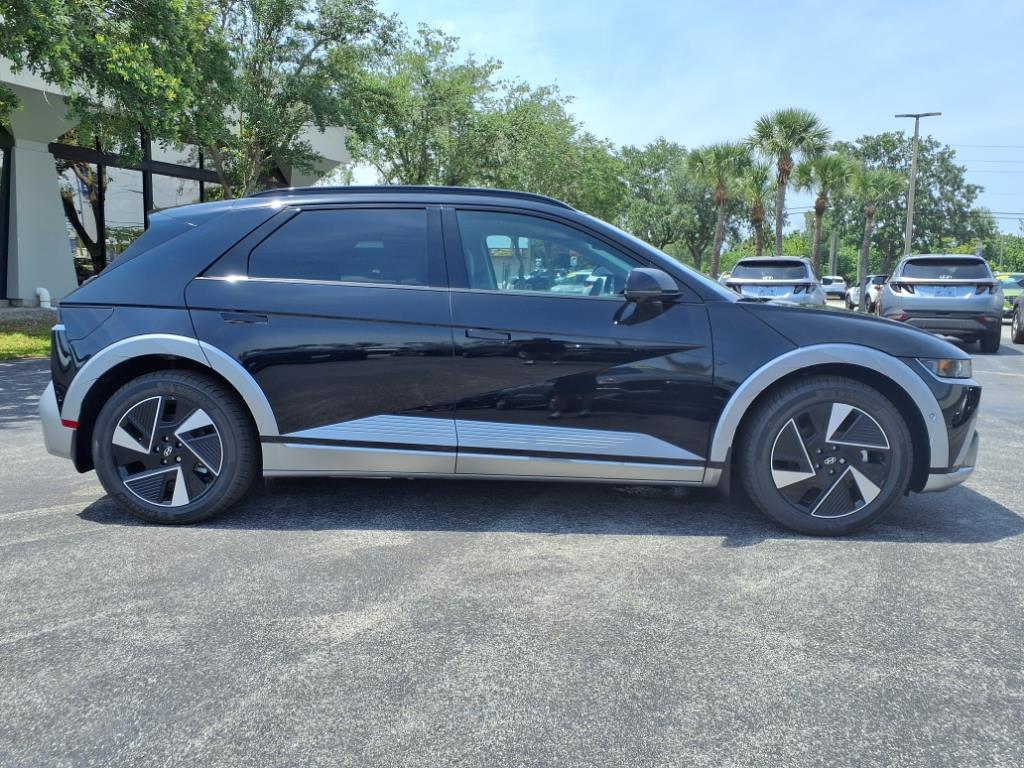 Vehicle image 4 of 39
