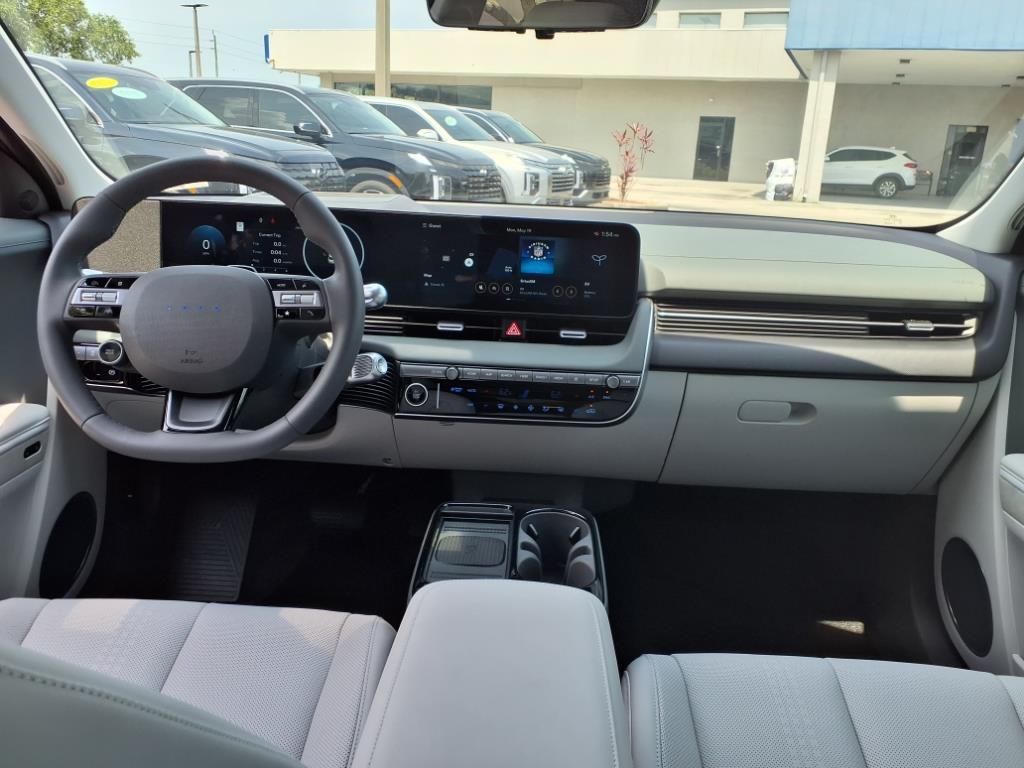 Vehicle image 15 of 39