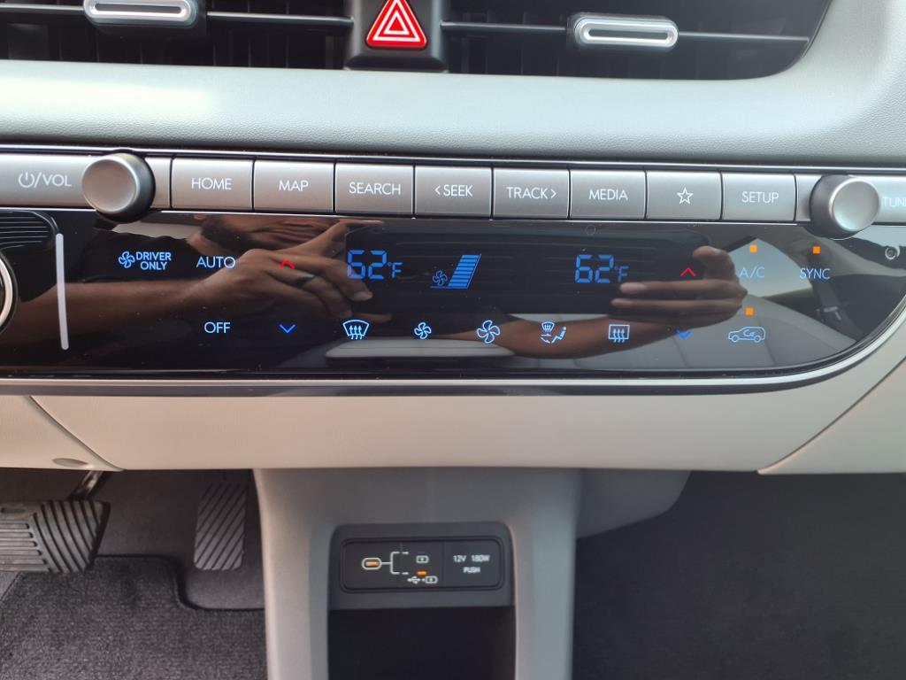 Vehicle image 22 of 39