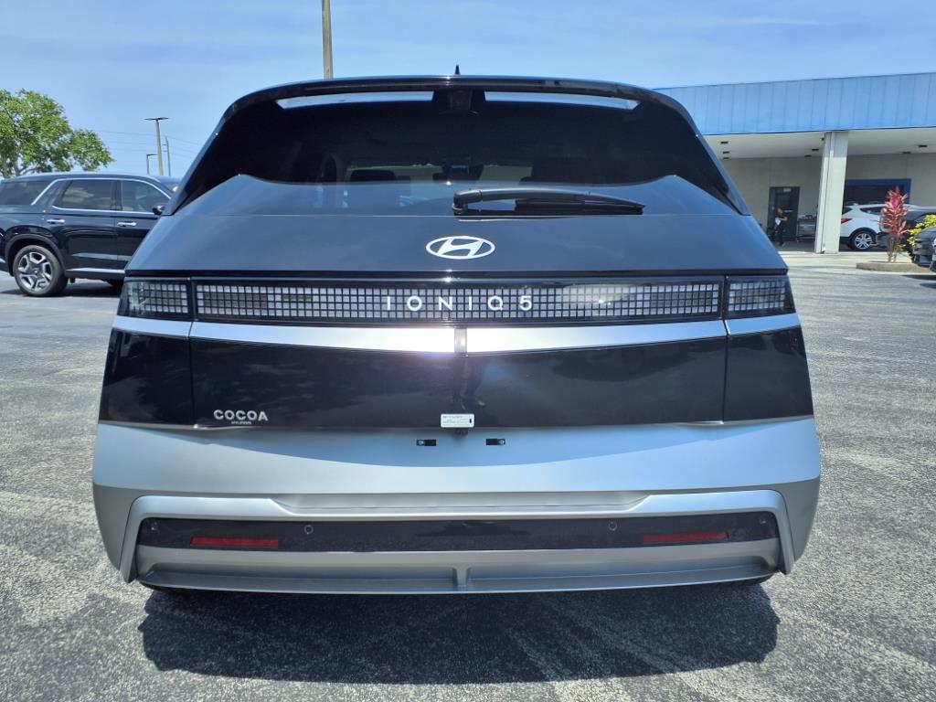 Vehicle image 6 of 39