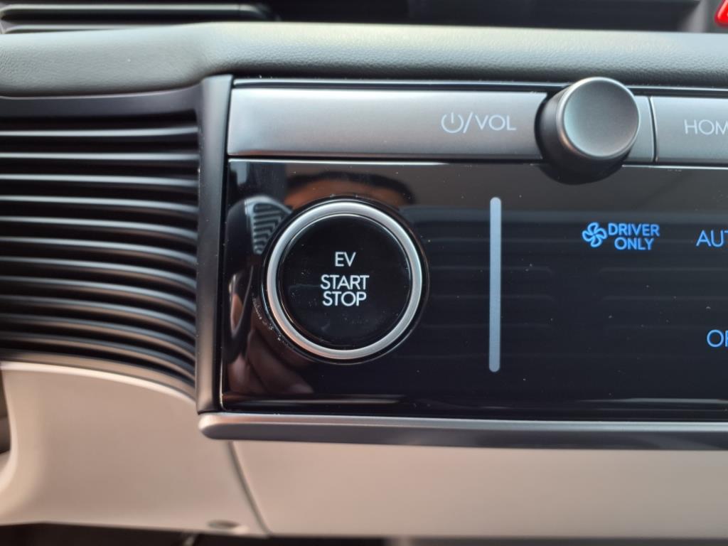 Vehicle image 25 of 39