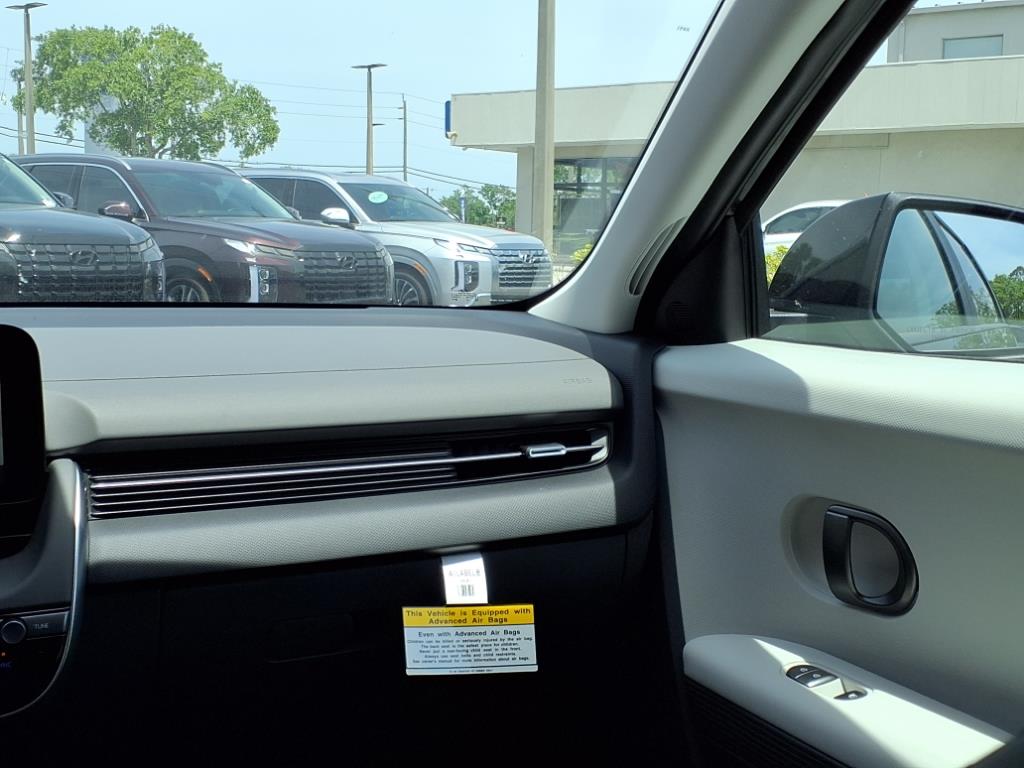 Vehicle image 18 of 38