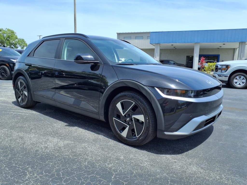 Vehicle image 3 of 38