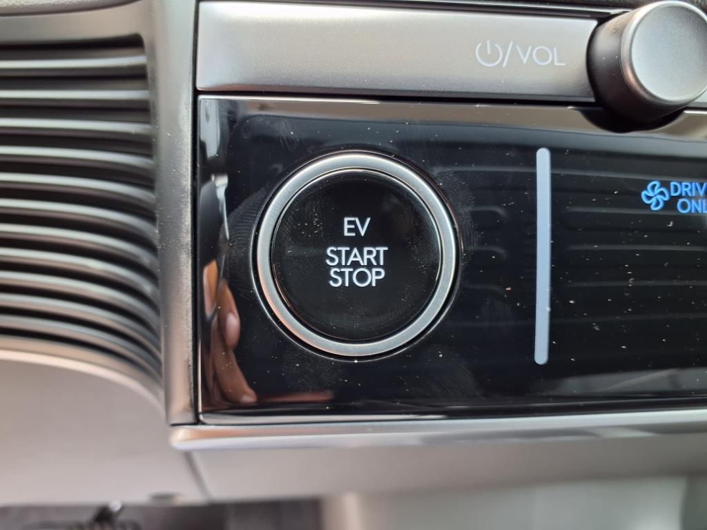 Vehicle image 24 of 38