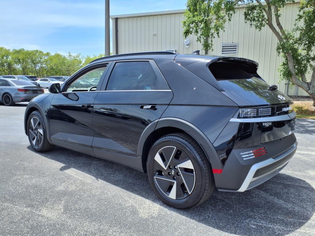 Vehicle image 7 of 38