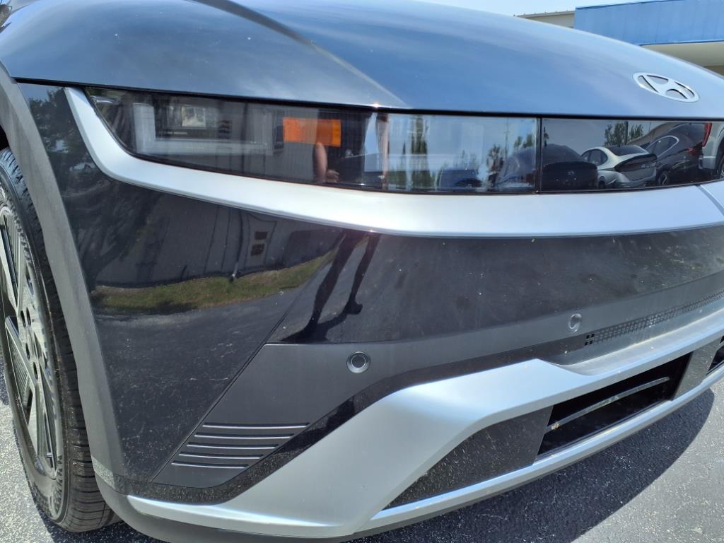 Vehicle image 9 of 38